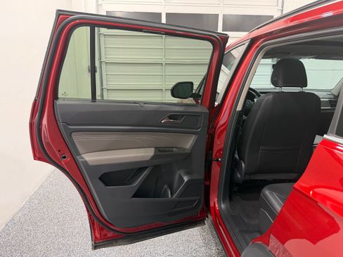 Used 2023 Volkswagen Atlas SE w/ Panoramic Sunroof Package FWD image 21