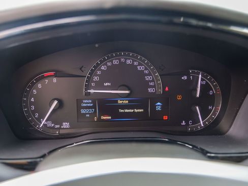 Used 2018 Cadillac XT5 Luxury w/ Driver Awareness Package image 11