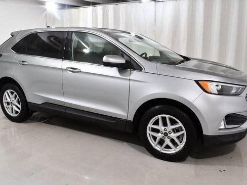 Used 2024 Ford Edge SEL w/ Convenience Package image 5