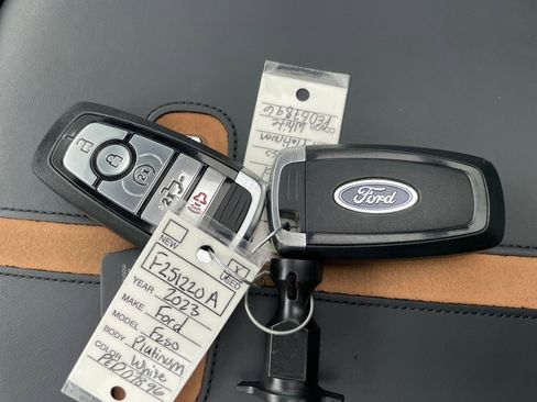 Used 2023 Ford F250 Platinum image 32
