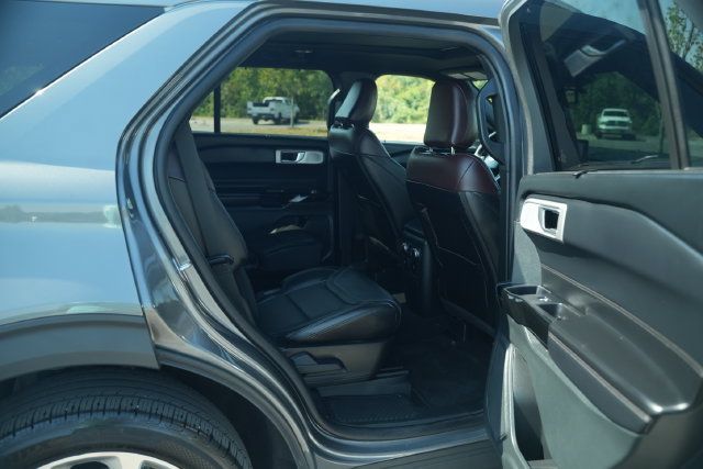 Used 2023 Ford Explorer Platinum w/ Technology Package AWD/4WD image 22