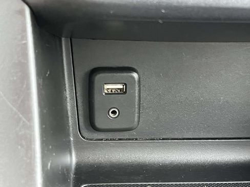 Used 2018 GMC Canyon 2WD Crew Cab w/ Convenience Package image 28