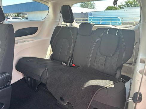 Used 2024 Chrysler Voyager LX FWD image 21