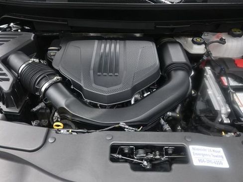 Used 2026 Chevrolet Traverse RS FWD image 32