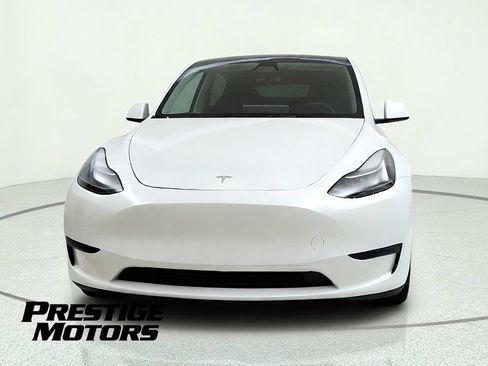 Used 2024 Tesla Model Y Long Range AWD/4WD image 2