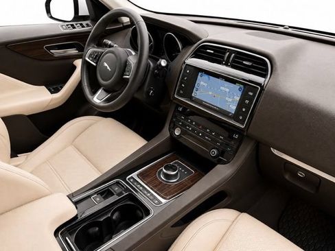 Used 2018 Jaguar F-PACE Prestige AWD/4WD image 28