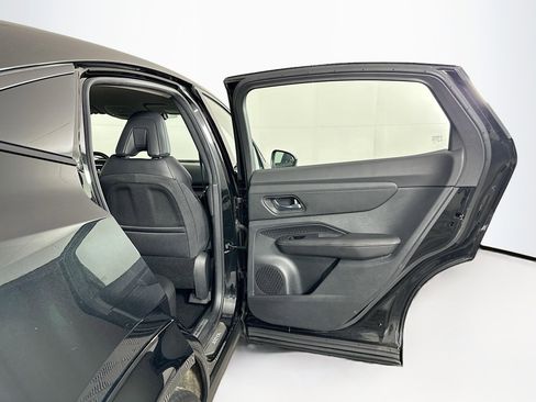 Used 2023 Nissan Ariya AWD image 31