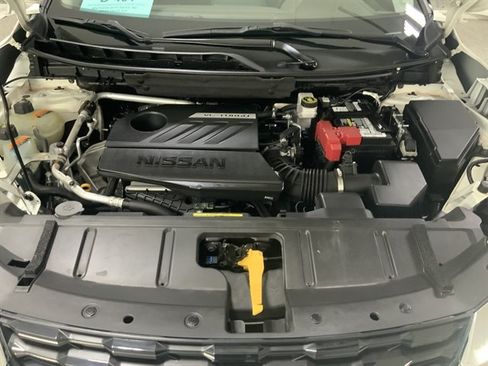 Used 2023 Nissan Rogue S AWD/4WD image 9
