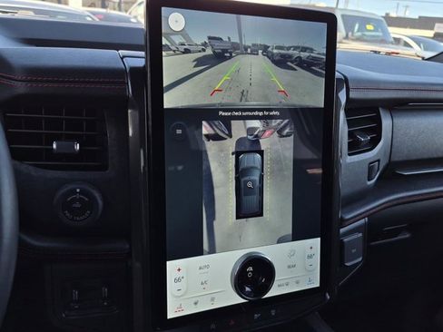 Used 2022 Ford Expedition Max Limited image 33