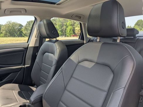 Used 2024 Volkswagen Jetta SE FWD image 15