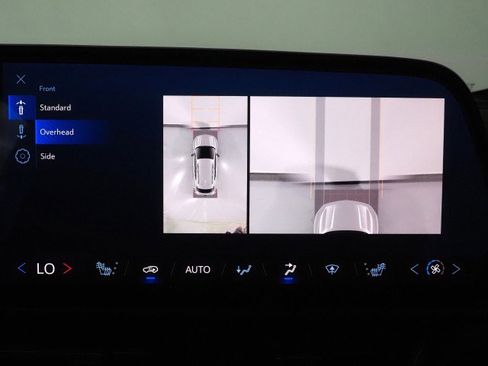 Used 2024 Chevrolet Equinox EV RS image 32