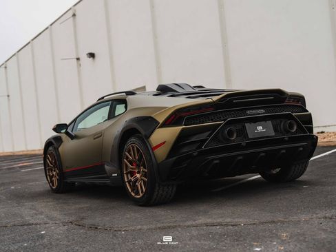 Used 2024 Lamborghini Huracan Sterrato image 5