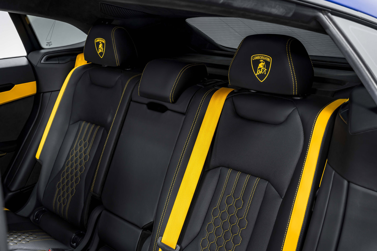 Used 2025 Lamborghini Urus SE AWD/4WD image 32