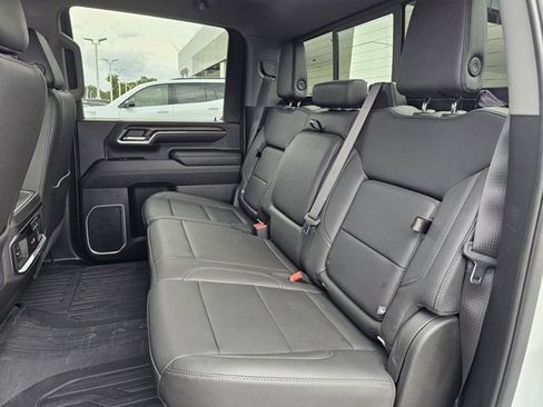 Used 2024 GMC Sierra 2500 SLT w/ SLT Premium Package image 22