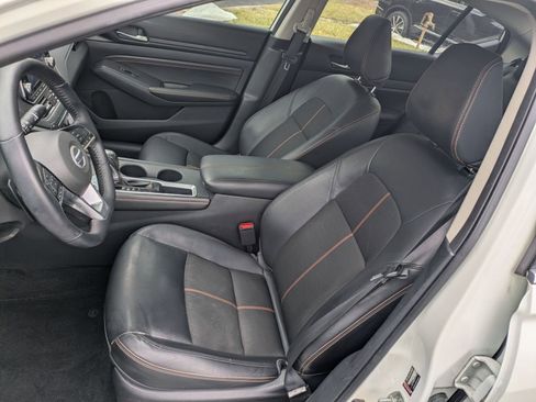 Used 2020 Nissan Altima 2.5 SR w/ Premium Package image 18