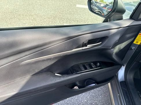 Used 2025 Toyota Camry SE FWD image 17