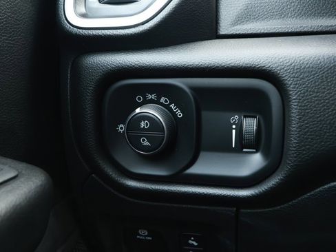 Used 2023 RAM 1500 Big Horn image 15