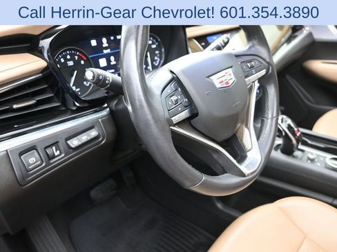 Used 2020 Cadillac XT6 Premium Luxury w/ Platinum Package FWD image 12