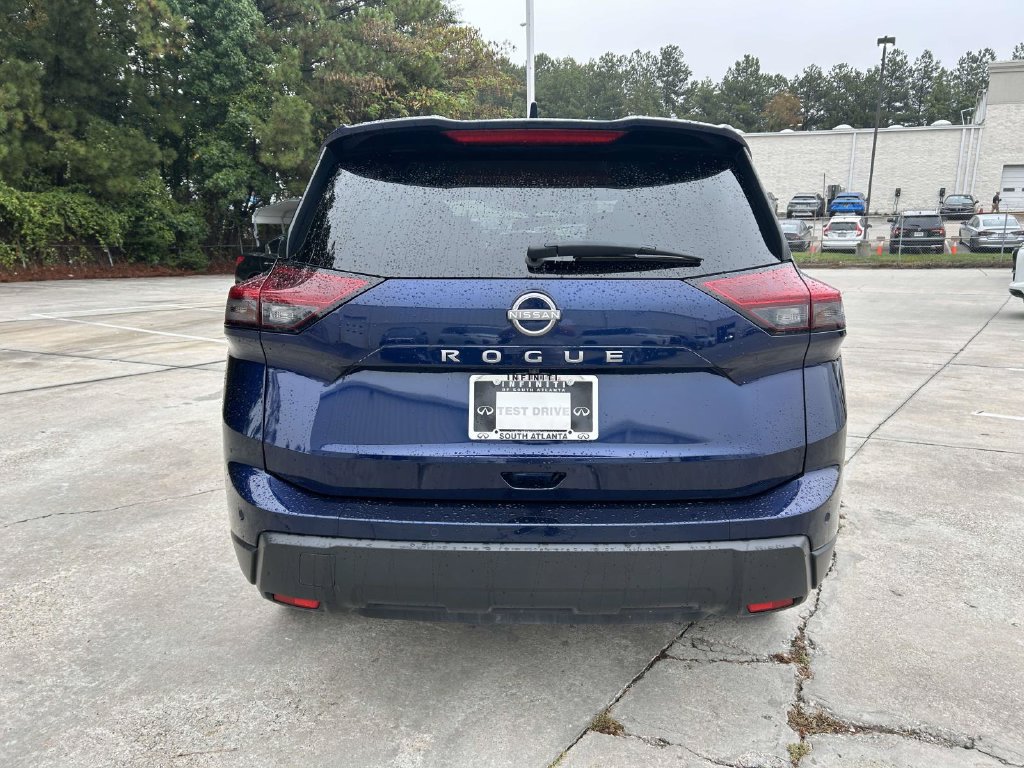 Used 2025 Nissan Rogue SV FWD image 4