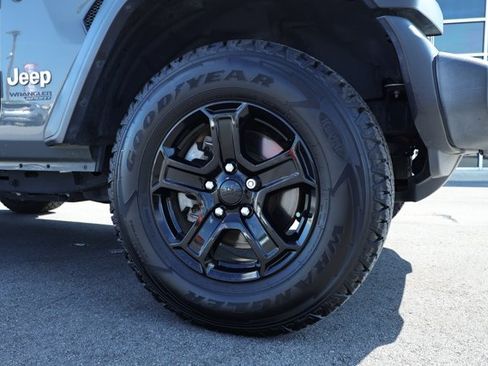 Used 2020 Jeep Wrangler Sport AWD/4WD image 5