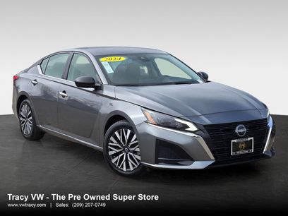 Used 2024 Nissan Altima 2.5 SV