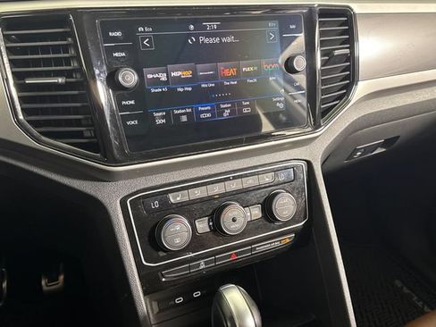 Used 2023 Volkswagen Atlas SEL R-Line AWD/4WD image 34