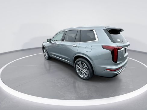 Used 2025 Cadillac XT6 Premium Luxury FWD image 6