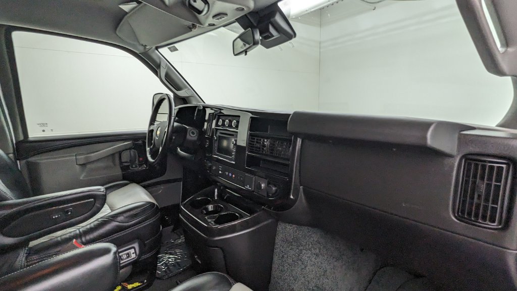 Used 2020 Chevrolet Express 2500 w/ Enhanced Convenience Package RWD image 40