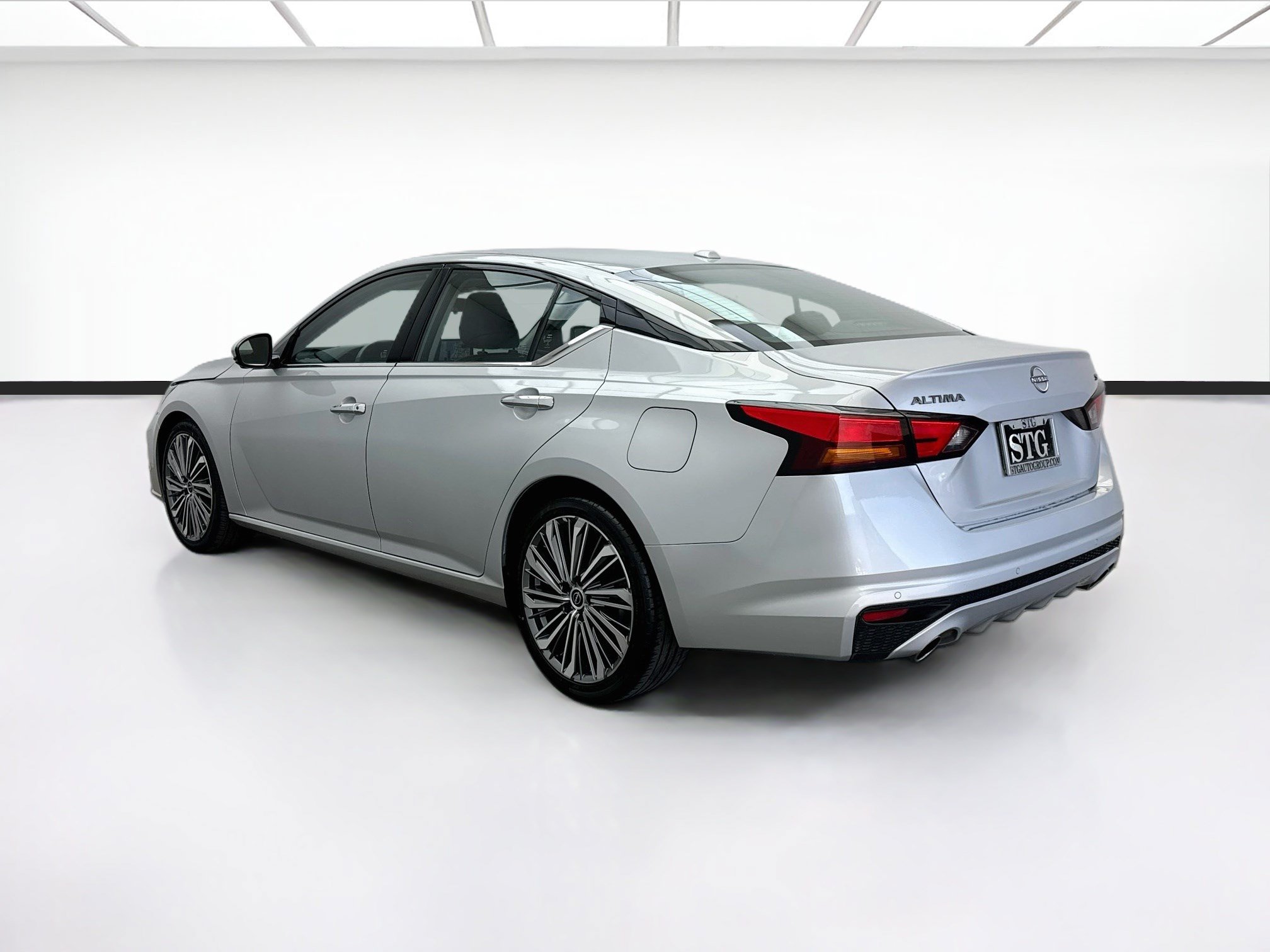 Used 2023 Nissan Altima 2.5 SL FWD image 6