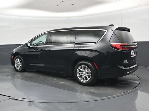 Used 2026 Chrysler Pacifica Select FWD image 31