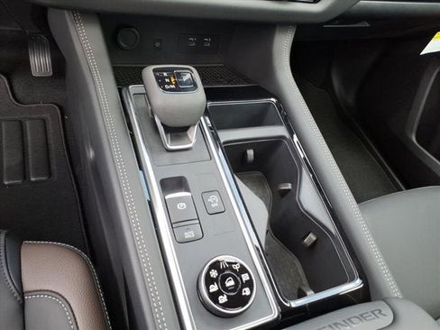 New 2026 Nissan Pathfinder Platinum image 10