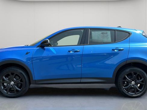 Used 2023 Dodge Hornet GT w/ GT Blacktop Package image 9