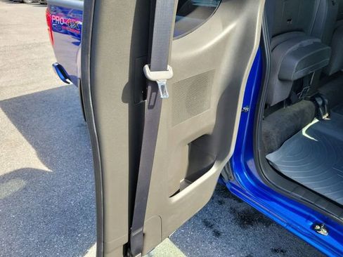 Used 2012 Nissan Frontier PRO-4X image 28