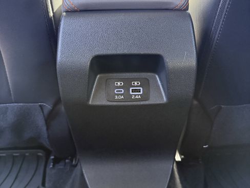 Used 2025 Subaru Crosstrek 2.5i Limited w/ Crosstrek Mirror Package image 17