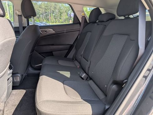 Used 2025 Kia Sportage LX FWD image 28