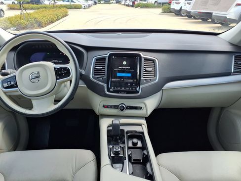 Certified 2025 Volvo XC90 B5 Core AWD/4WD image 28