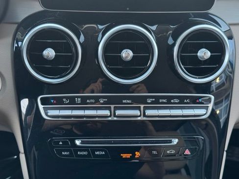 Used 2017 Mercedes-Benz GLC 300 4MATIC image 18