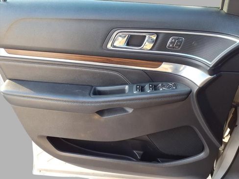 Used 2016 Ford Explorer Limited image 11