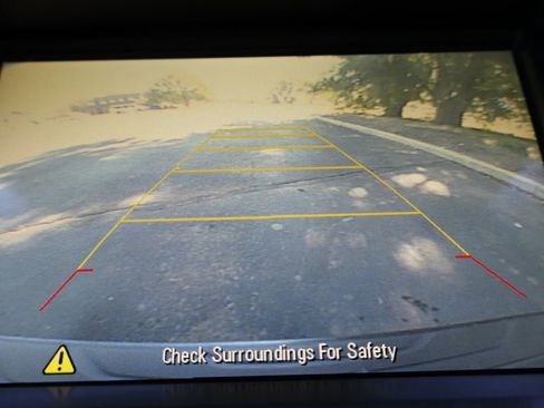 Used 2017 Chevrolet Equinox LT w/ Convenience Package image 34