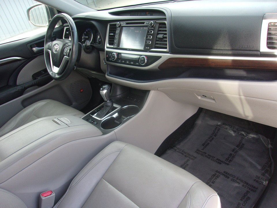 Used 2014 Toyota Highlander Limited AWD/4WD image 12