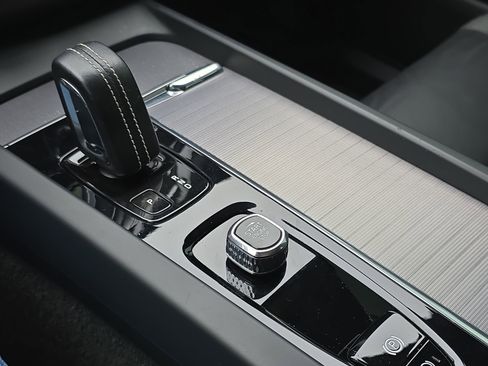 Used 2022 Volvo XC60 T8 Polestar w/ Protection Package Premier image 19