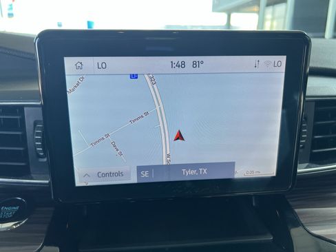 Used 2024 Ford Explorer Limited image 16