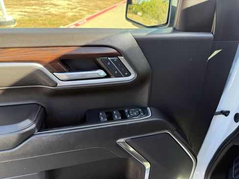 Used 2024 GMC Sierra 1500 SLT image 10