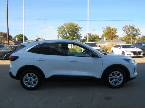 Used 2023 Ford Escape Active image 4