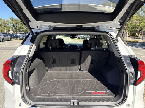 Used 2020 GMC Terrain SLT w/ Preferred Package image 10