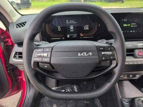 Used 2025 Kia K4 FWD image 22