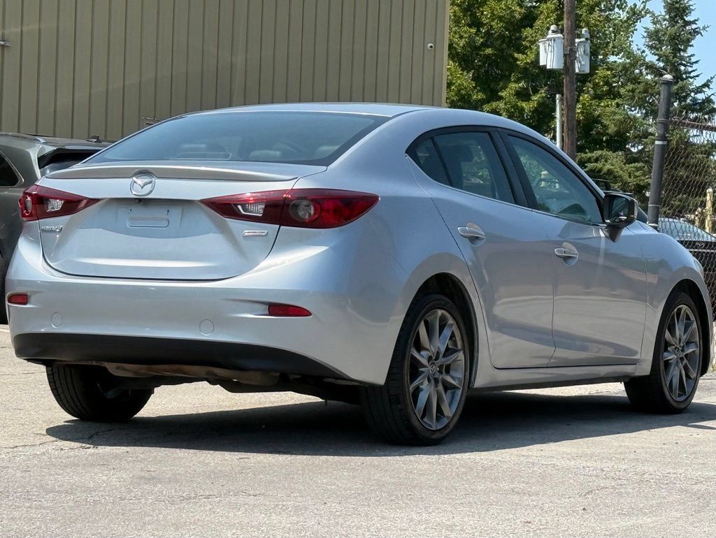 Used 2018 MAZDA MAZDA3 Touring FWD image 5