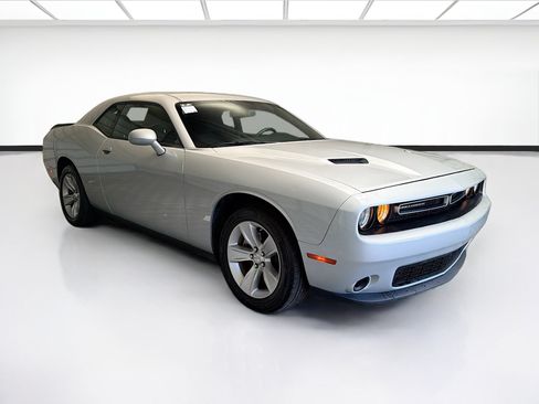 Used 2023 Dodge Challenger SXT RWD image 3