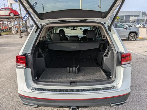 Certified 2023 Volkswagen Atlas SE w/ Panoramic Sunroof Package FWD image 9