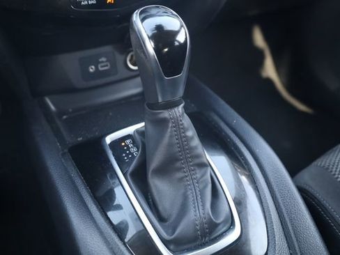 Used 2020 Nissan Rogue Sport SV w/ All-Weather Package FWD image 21